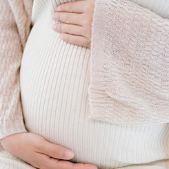 而让小米牵挂的不❄👩‍🦱止自身健康，还🚲有远在外地🍟的父亲🙏哪里找代孕妈妈